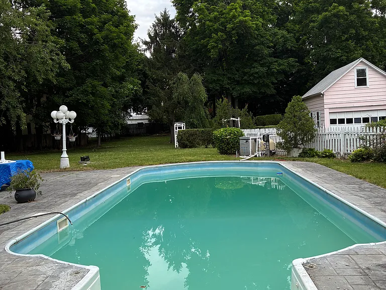27 Arrandale Ave — Photo 12
