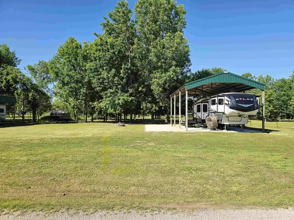 3111 Catfish Ln, Crump, TN 38327