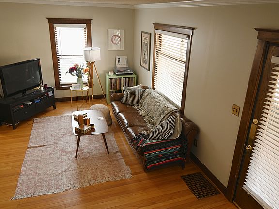 2nd image of 33731 Shiawassee St