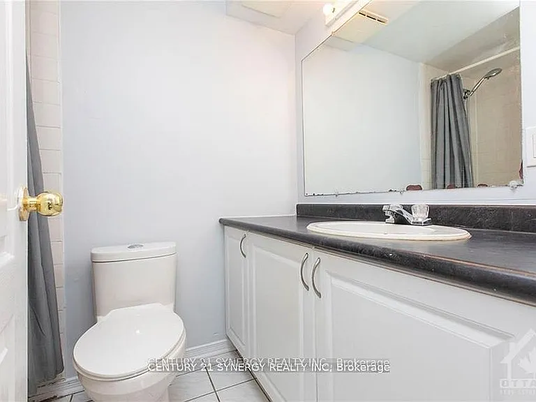 450 Maclaren St #11 — Photo 16