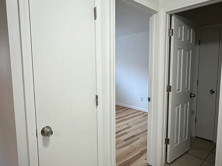1303 Cove Ave #104 — Photo 9
