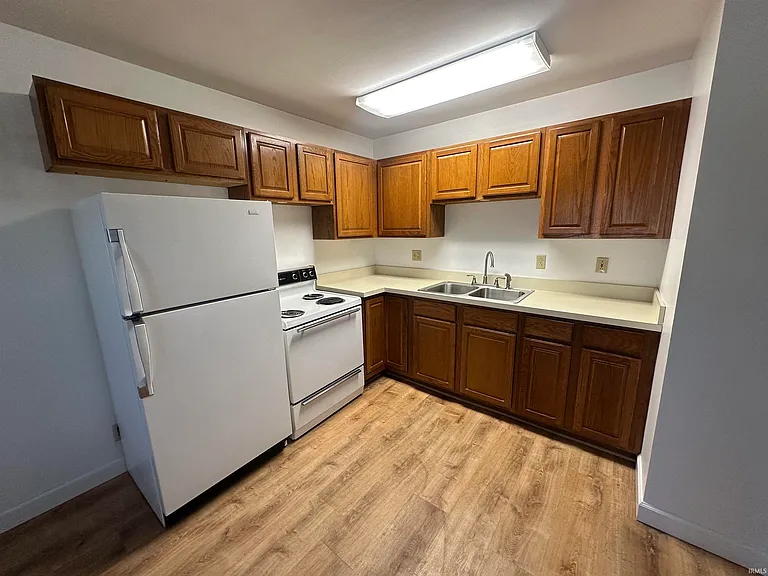 665 Saint Marys Dr #6 — Photo 6