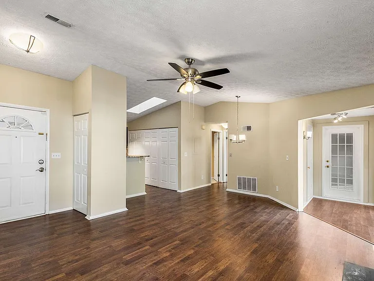 1292 Keys Lake Dr NE — Photo 9