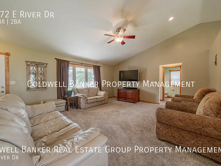 772 E River Dr — Photo 11