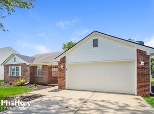 1050 Oak Leaf Rd, Franklin, IN 46131