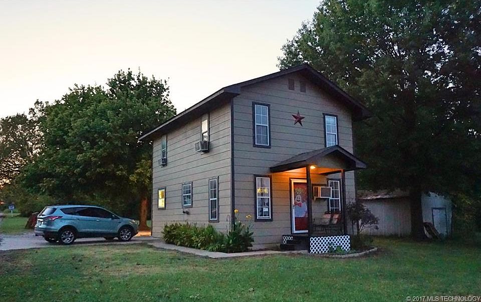 2nd image of 400 Trevyn St