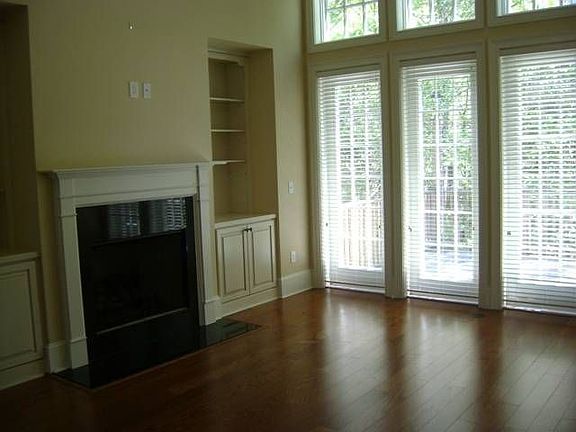 5th image of 156 Harbor Club Dr