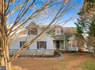 12 Lake Shore Ln, Landenberg, PA 19350