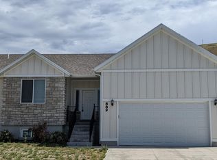 889 E 600 N, Hyde Park, UT 84318