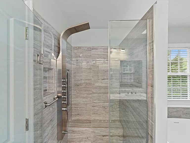 5714 Silk Tree Dr — Photo 35