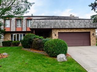 940 Gannon Dr, Hoffman Estates, IL 60169