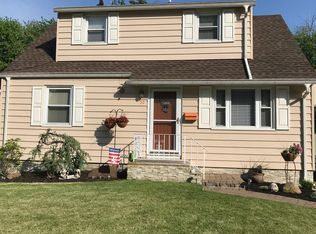 52 Hillside Dr, Totowa, NJ 07512