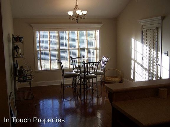 4th image of 4465 Kenilworth Cir