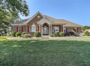 673 Royal Oak Ct, Washington, MO 63090