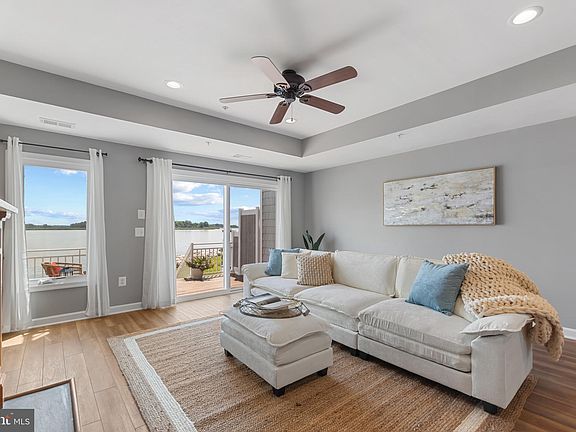 4th image of 1309 Oyster Cove Dr