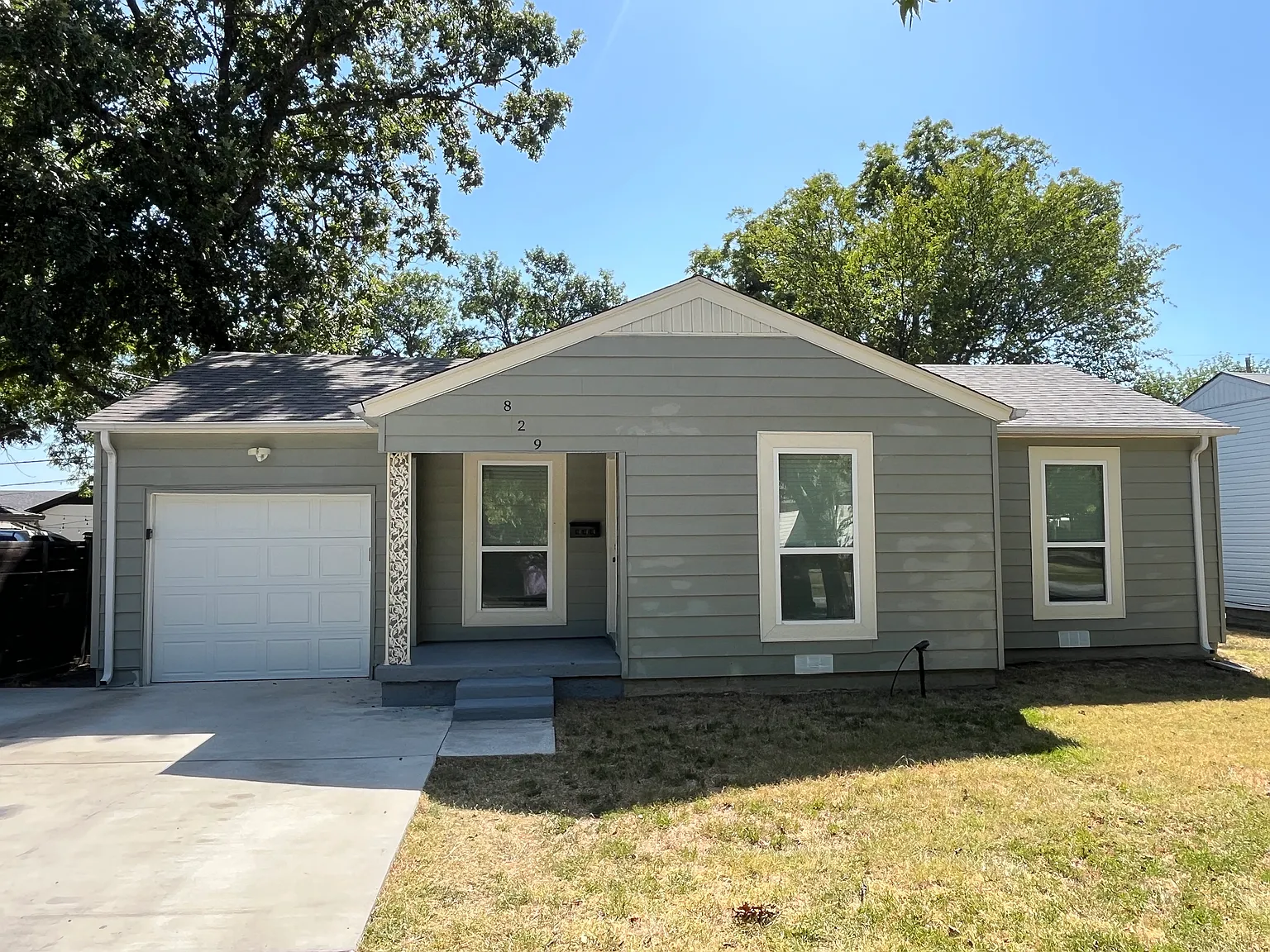2 bed, 948 sqft, $1,700 — Photo 1