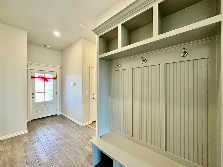 16220 Marsha Dr — Photo 3