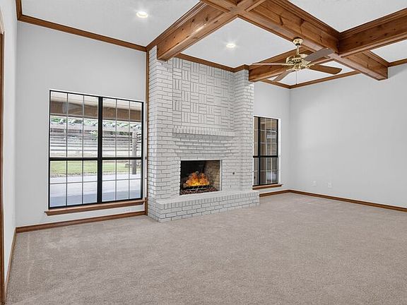 5th image of 1013 Alamo Dr