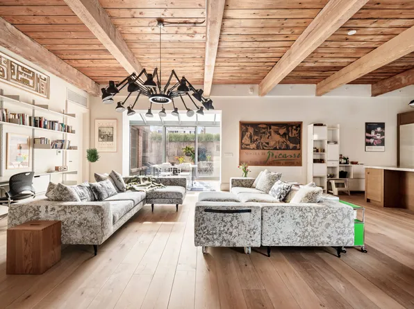 15 Church St #G-122, Sag Harbor, NY 11963