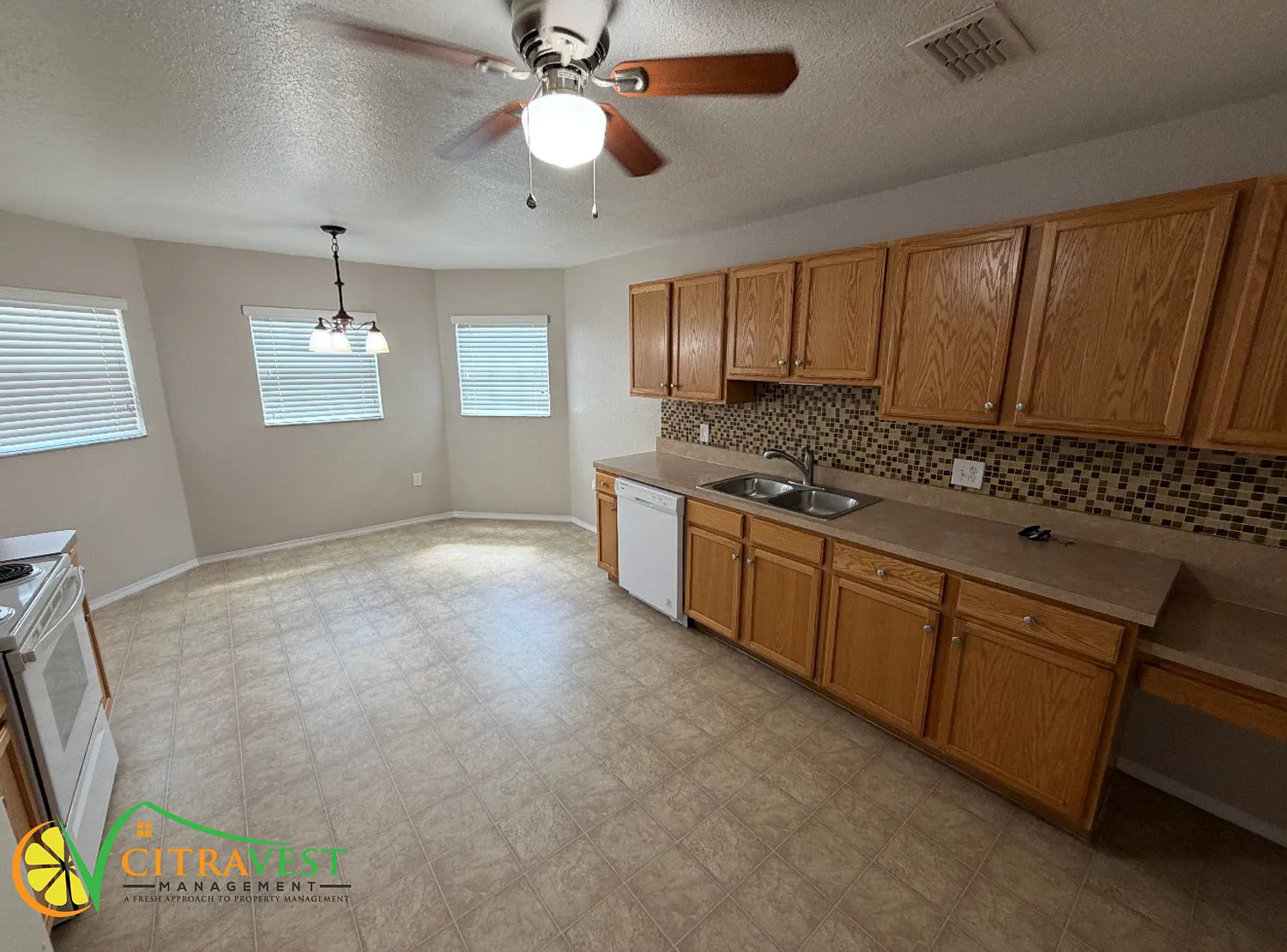 Beautiful 3 Bed 2 Bath home in Winter Haven FL Gated Community! — Photo 2