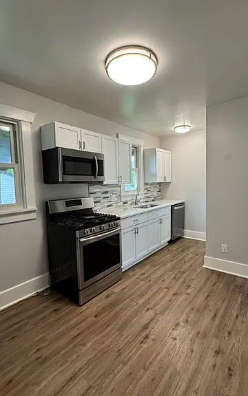 314 SW Logan St — Photo 9