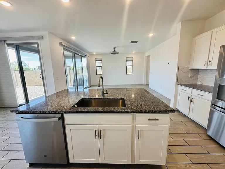 7425 W Nicolet Ave — Photo 31