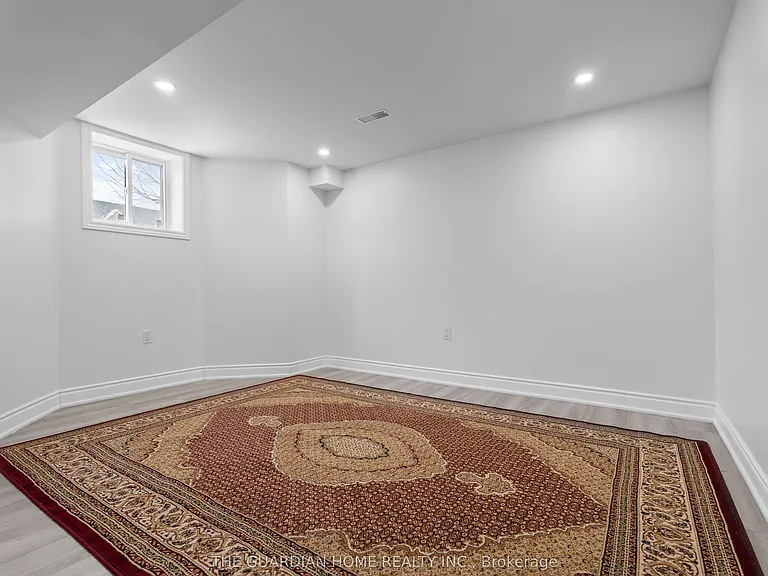 44 Williamson Dr W — Photo 21