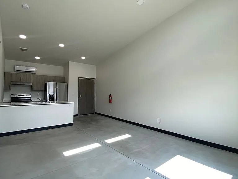 Wall Street Apartments — Photo 9