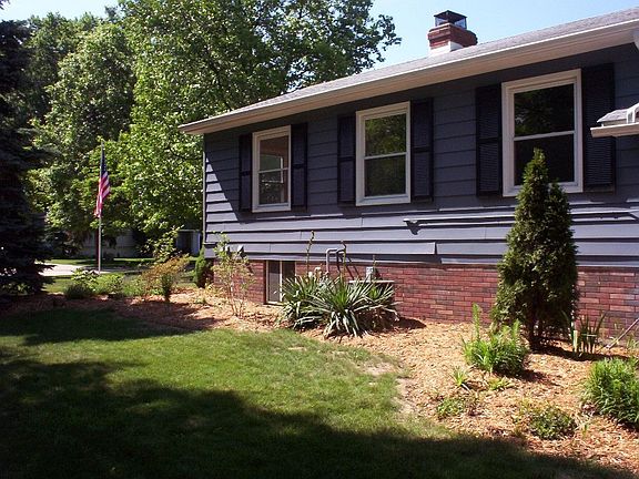 2nd image of 6737 Crestwood Ln