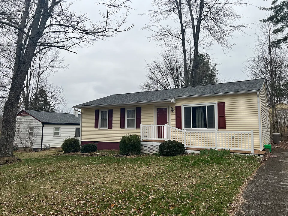 214 W Chester Dr