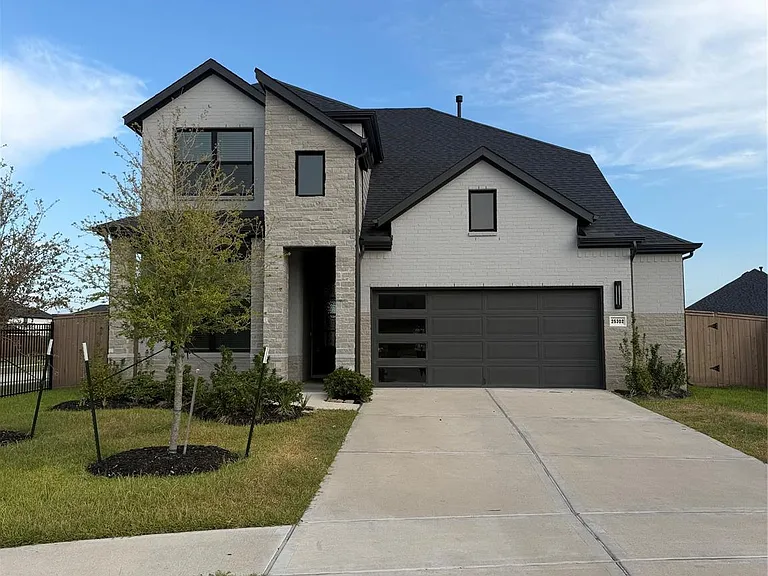 25302 Rothesay Ln — Photo 4