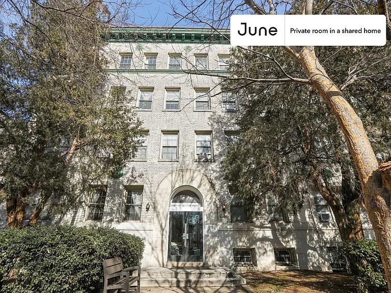 1815S N St SE #E — Photo 20