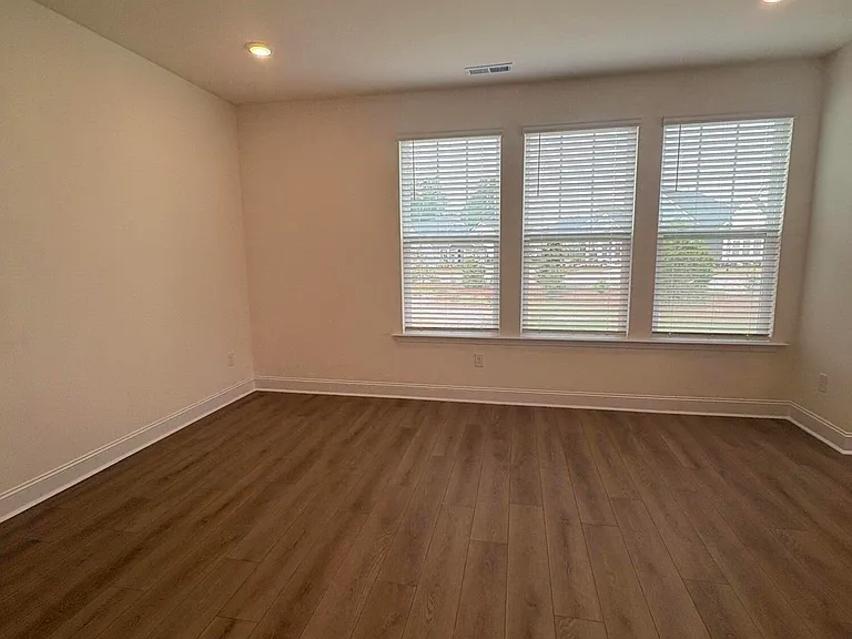954 Kensley Grove Ln — Photo 5