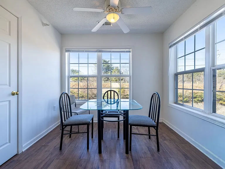 102 University Village Dr #L — Photo 41