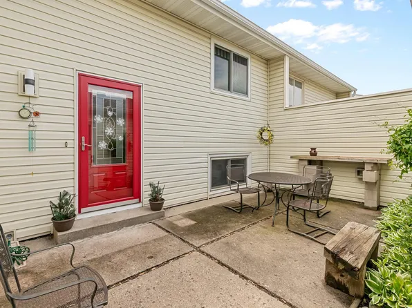 7413 143rd Street Ct, Saint Paul, MN 55124