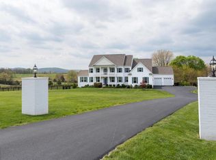 23067 Creighton Farms Dr, Leesburg, VA 20175