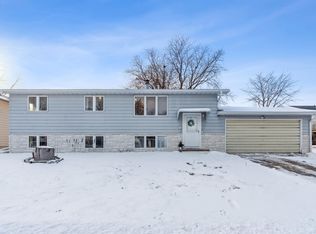 412 Hughes Dr, Waterloo, IA 50701