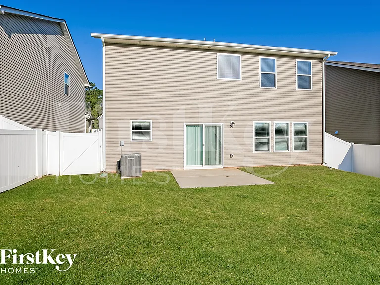 9225 Evans Creek Ct — Photo 14