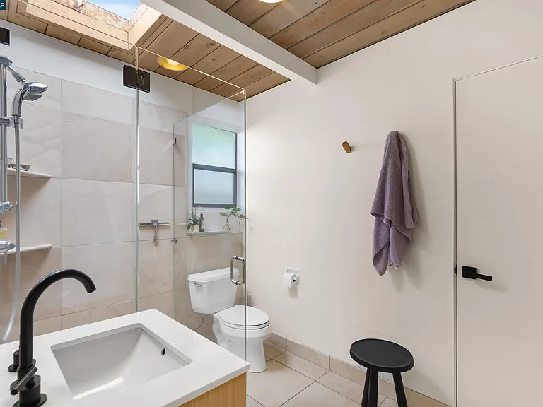 8021 Shay Dr — Photo 38