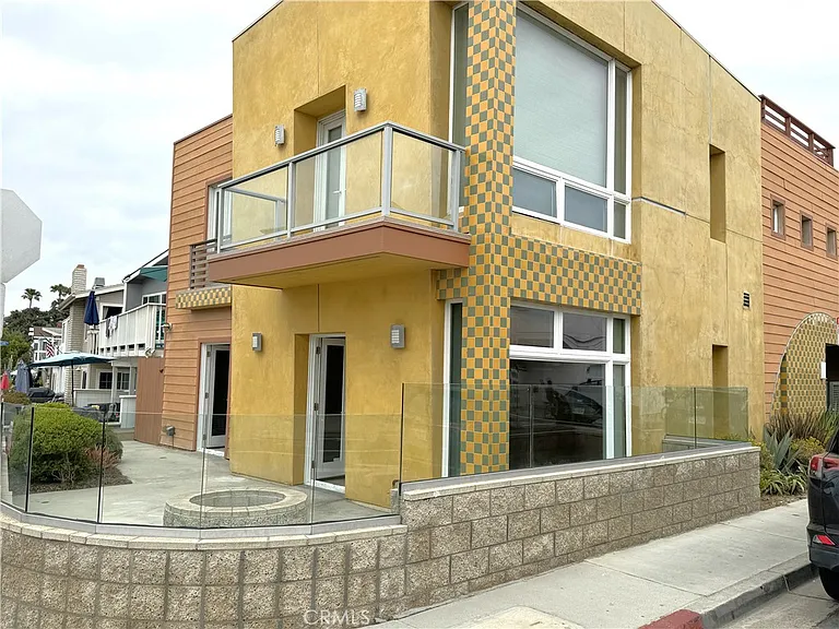 4510A Seashore Dr — Photo 3