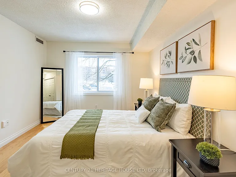 15 Hofstetter Ave #208 — Photo 12