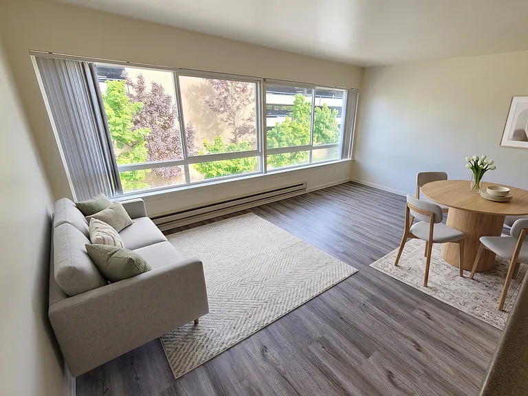 Russell/Central Park in the Heart of Ballard — Photo 70