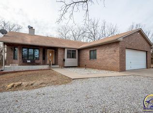 6255 Karon Ln, Ozawkie, KS 66070