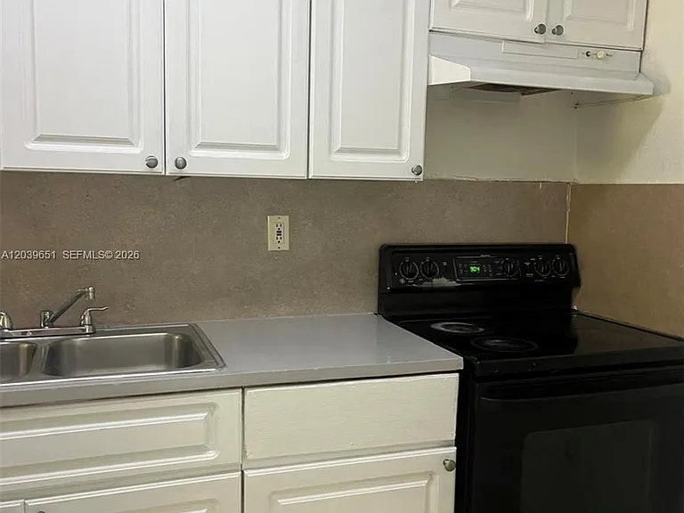 2400 NW 22nd Ct #3 — Photo 12