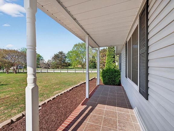 4th image of 1698 John Sharp Rd