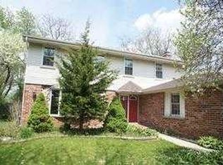 100 Elizabeth Ln, Downers Grove, IL 60516
