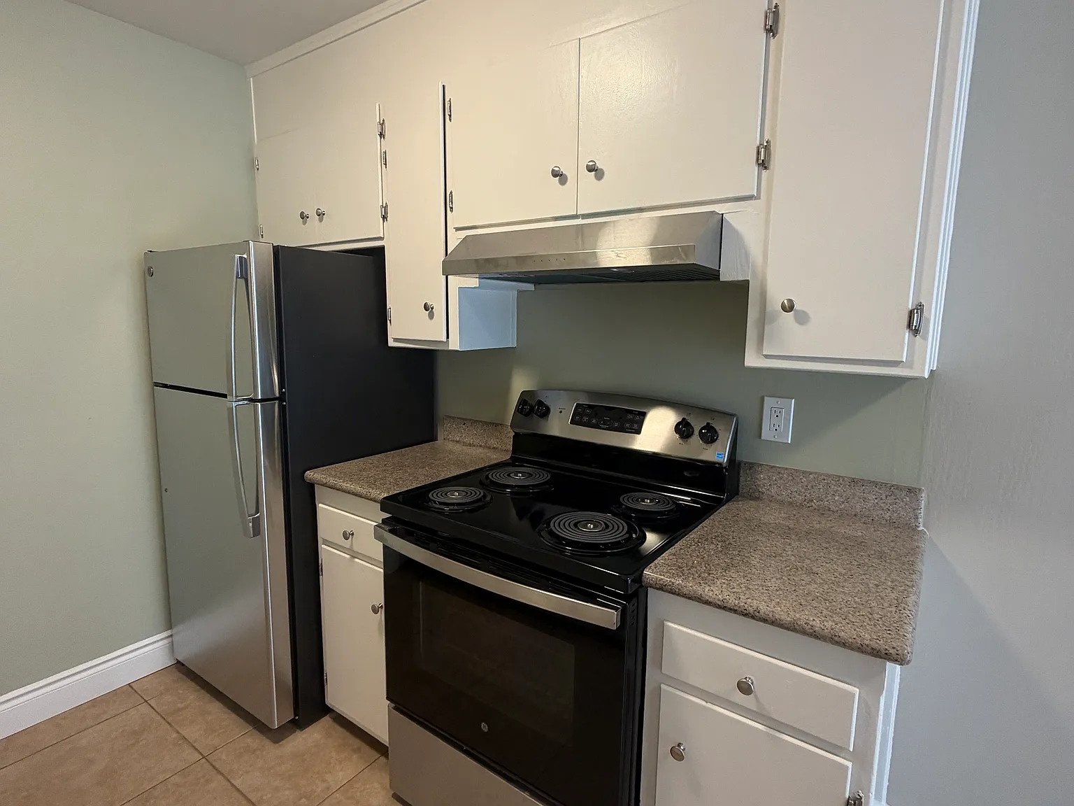 2 bed, 1.5 bath, 1000 sqft, $2,295 — Photo 2
