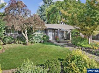 1010 SE Locust St, Dundee, OR 97115