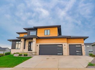 2596 Fahey Gln, Fitchburg, WI 53711