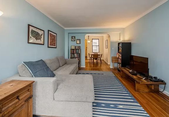 5th image of 98 Park Ter E APT 4F